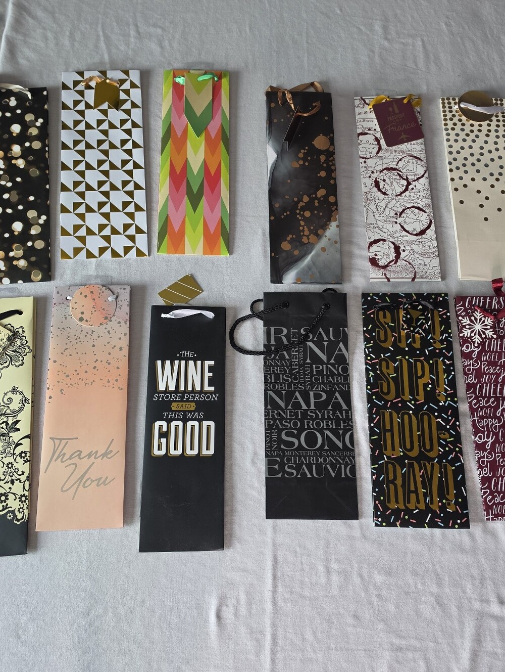 Wine Bottle Gift Bag Lot of 12 NWT Assorted Designs Includes Gift Tags